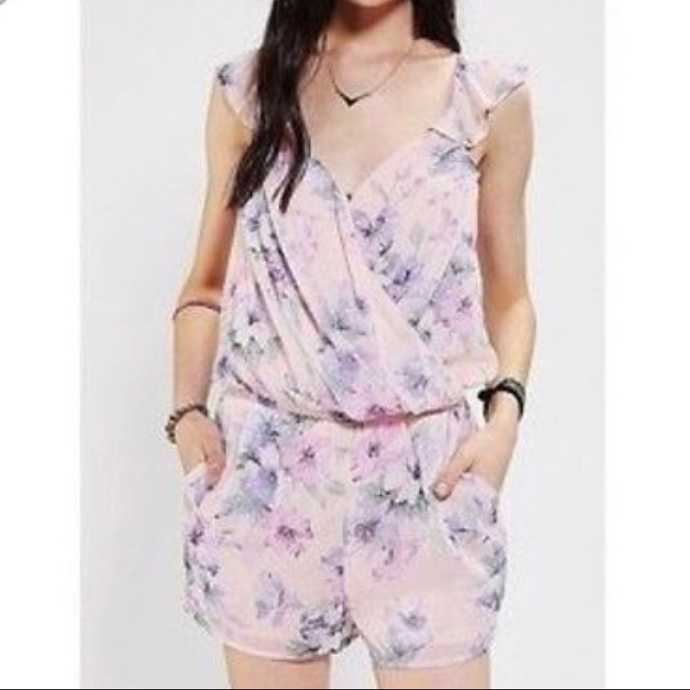 LUCCA COUTURE Medium FLORAL CHIFFON ROMPER Sz M